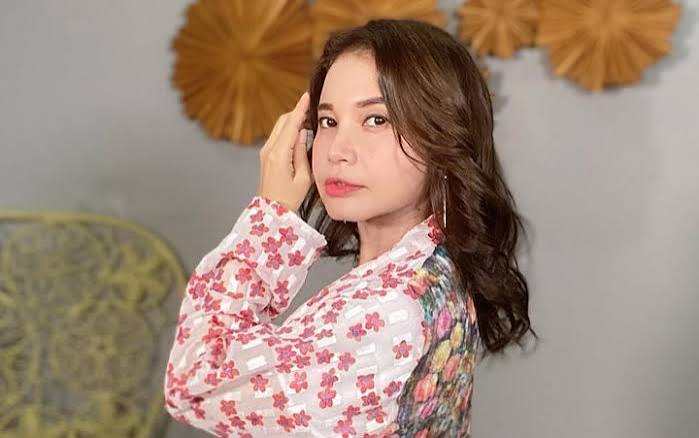 Terlalu Cinta Rossa